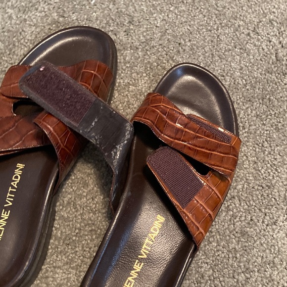 Adrienne Vittadini Crocodile Pattern Brown Slides - Picture 5 of 5
